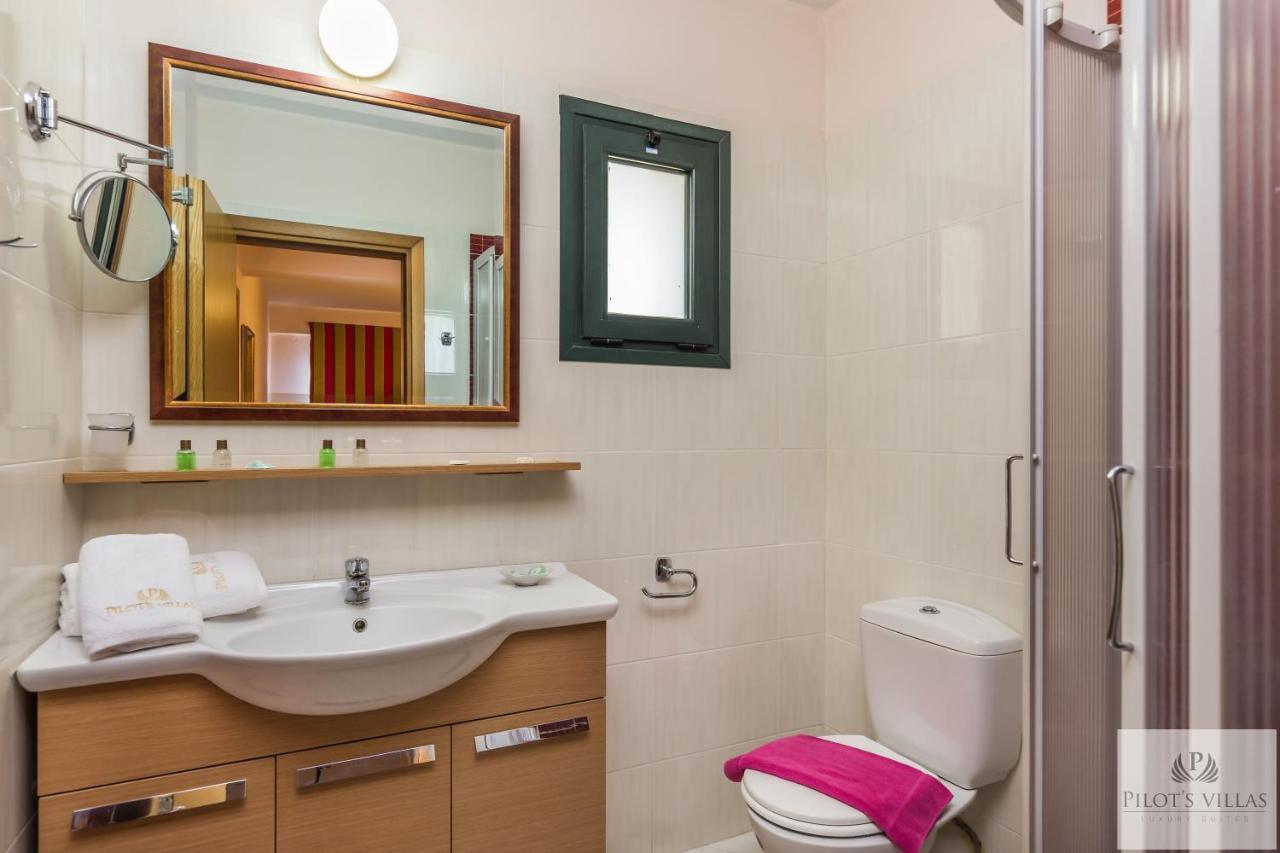 Pilot'S Villas Luxury Suites Hersonissos  Esterno foto