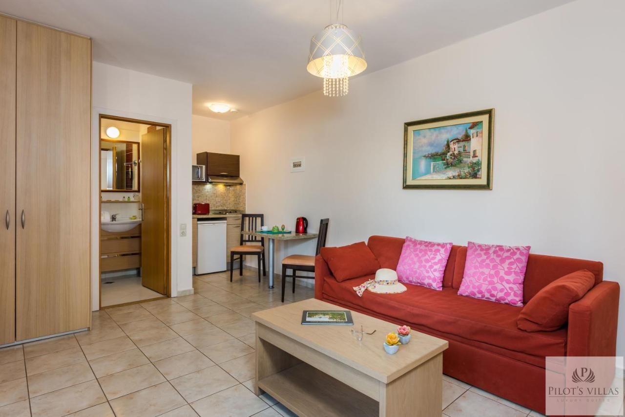 Pilot'S Villas Luxury Suites Hersonissos  Esterno foto