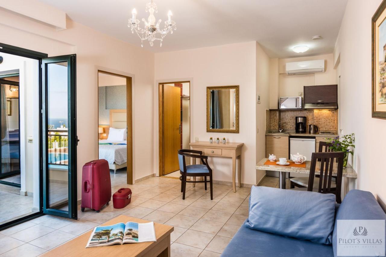 Pilot'S Villas Luxury Suites Hersonissos  Esterno foto