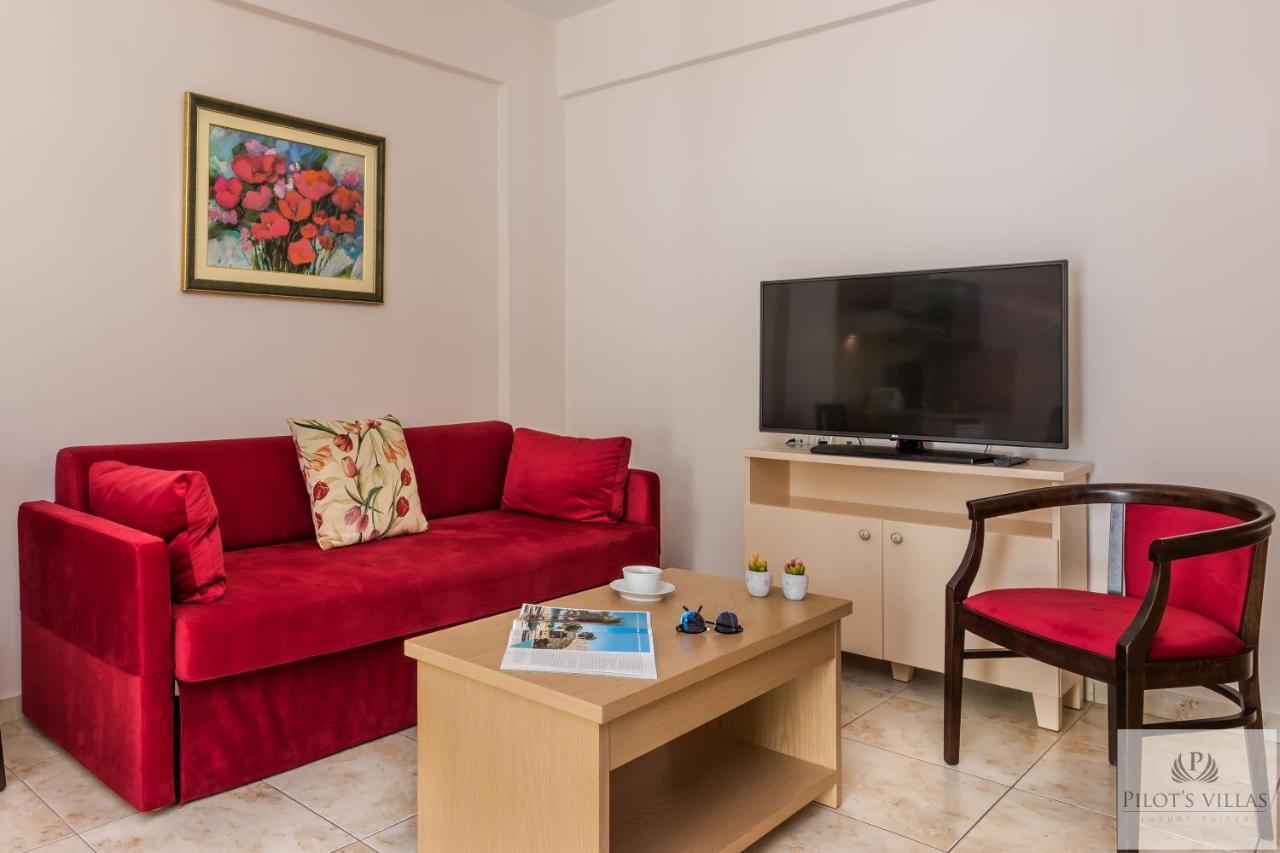 Pilot'S Villas Luxury Suites Hersonissos  Esterno foto