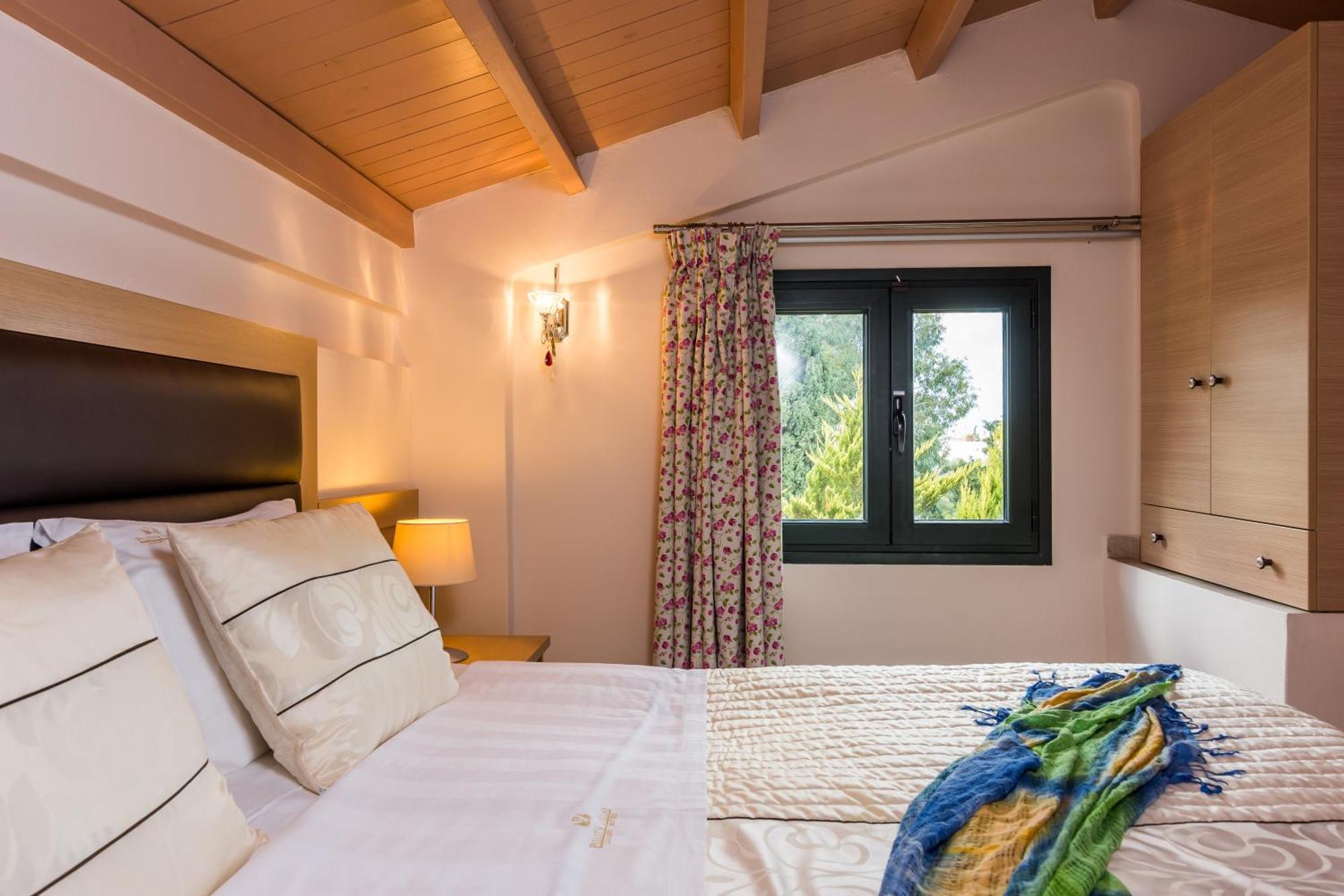 Pilot'S Villas Luxury Suites Hersonissos  Esterno foto